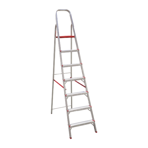 Escalera comercial de aluminio de 7 escalones. Altura: 151 cm.